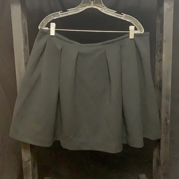 POLO Ralph Lauren black pleated skirt with pockets - Picture 1 of 5